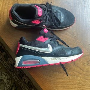 Nike Air Max Women’s 7.5